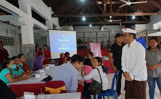 Wali Kota Jaya Negara saat menghadiri kegiatan Sosialisasi JKN Goes to Banjar di Balai Banjar Padangsumbu Tengah, Desa Padangsambian Klod, Kota Denpasar, Minggu 7 Mei 2023. (ist)