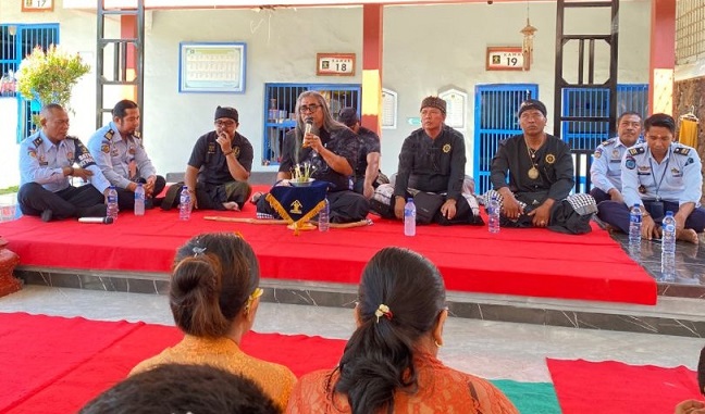 Acara dharma tula di Lapas Singaraja dengan narasumber Ida Pandita Dukuh Celagi Dhaksa Dharma Kirti pada Senin, 15 Mei 2023. (ist)