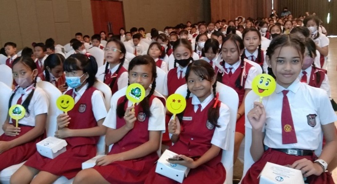 Anak-anak sekolah dasar antusias mengikuti Apresiasi POP Kemendikbudristek-BWL tahun 2021-2023 di Kota Denpasar pada Senin (12/6/2023).