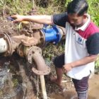 Pemeliharaan pipa air oleh Perumda THB. (ist)