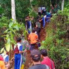 Kodim 1609/Buleleng bersama sejumlah pihak melakukan penanaman bibit pohon di Desa Lemukih, Kecamatan Sawan, Kabupaten Buleleng pada Kamis, 14 Desember 2023.