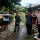 Bhabinkamtibmas Desa Kesiman Petilan melakukan pendampingan terkait kegiatan kunjungan dari Dinas Kesehatan Hewan Kota Denpasar di Rumah Bedeng Ibu Sum, yang bertempat di Padang Galak.