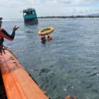 Tim SAR gabungan berhasil mengevakuasi kru KM Naga Mas Perkasa 58 yang kandas di perairan Jungut Batu Lembongan, Kecamatan Nusa Penida, Kabupaten Klungkung, Rabu (3/4/2024).