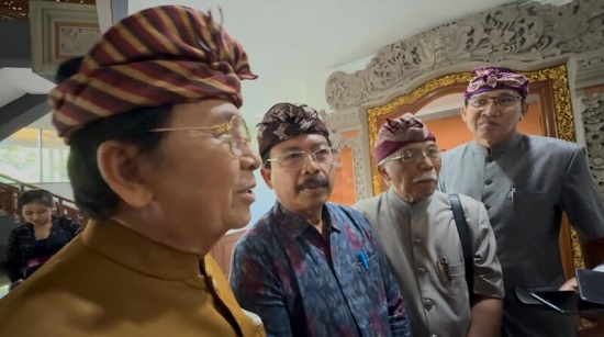 Kurator PKB 2025 saat memberi klarifikasi soal Petruk.